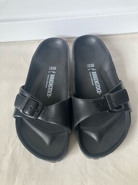 New Birkenstock Black Madrid Essential EVA Slides Sandals Sz 38 L7 M5 Narrow.